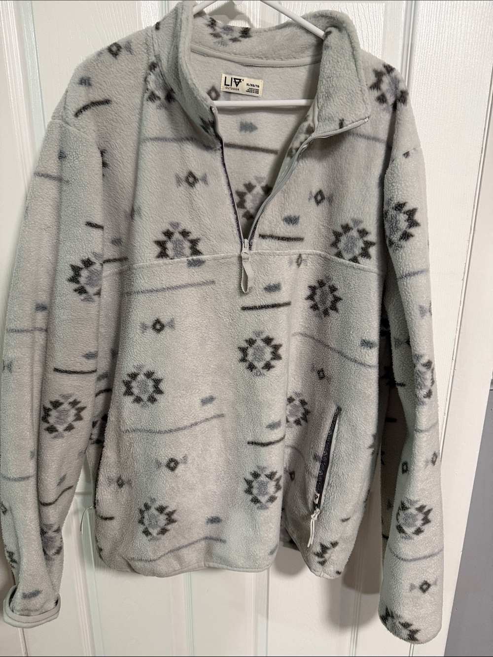 Men's Light Gray Patterned Half-Zip Fleece Pullover